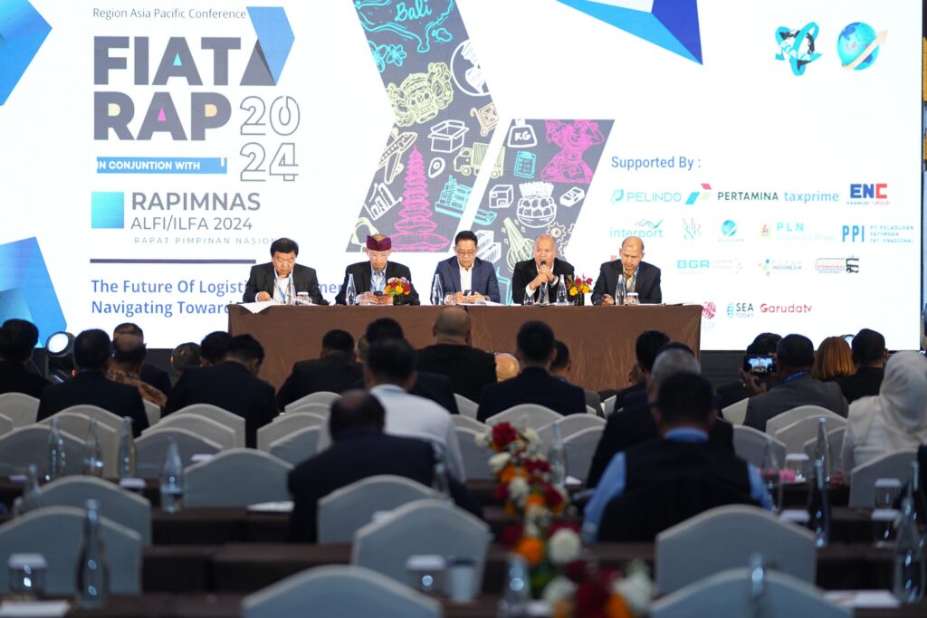 Rapat Pimpinan Nasional (RAPIMNAS) ALFI/ILFA diikuti oleh seluruh perwakilan wilayah ALFI di Indonesia